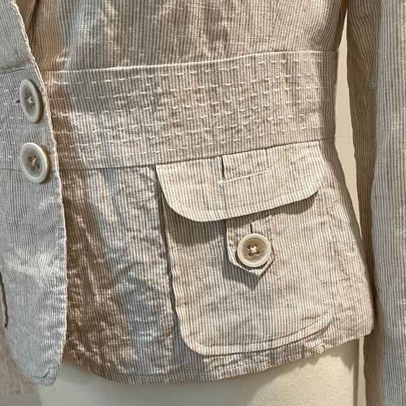 LILY STANHOPE Cream & White Stripe Linen Blazer - Picture 3 of 9